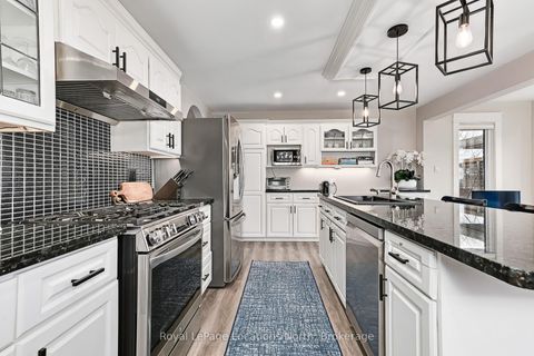 Photo 8 at 15 Blackburn Avenue, Nottawa, Clearview