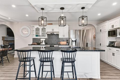 Photo 10 at 15 Blackburn Avenue, Nottawa, Clearview