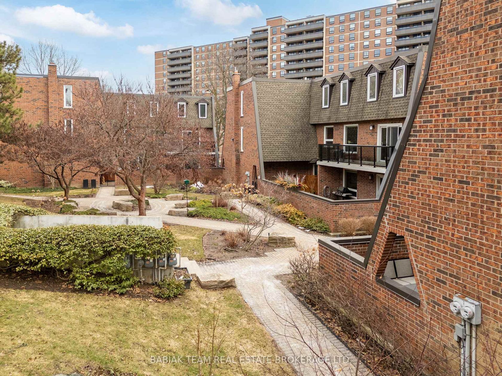 TH7 - 22 La Rose Avenue, Humber Heights, Toronto by Loree Meneguzzi Real Estate TH7 - 22 La Rose Avenue, Humber Heights, Toronto