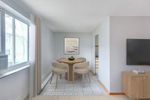 Photo 2 at 312 - 936 Glen Street, Lakeview, Oshawa