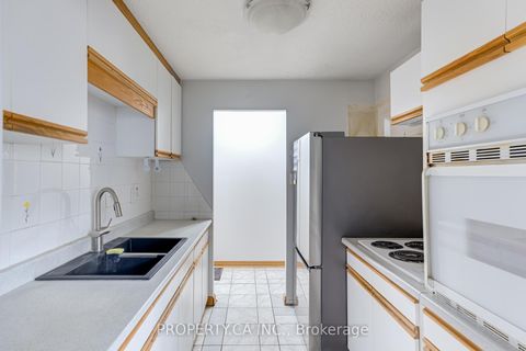 Photo 5 at 312 - 936 Glen Street, Lakeview, Oshawa