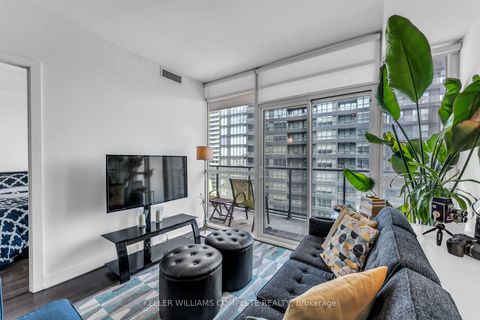 Photo 4 at 1008 - 169 Fort York Boulevard, Niagara, Toronto