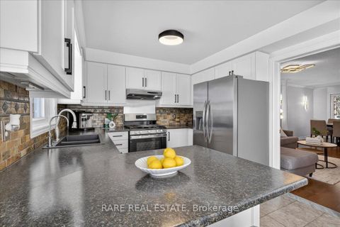 Photo 8 at 28 Hawkins Drive, Ardagh, Barrie