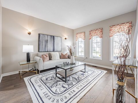 Photo 4 at 51 Hanson Crescent, Brooklin, Whitby