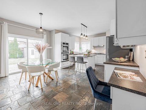 Photo 9 at 51 Hanson Crescent, Brooklin, Whitby