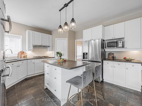 Photo 11 at 51 Hanson Crescent, Brooklin, Whitby