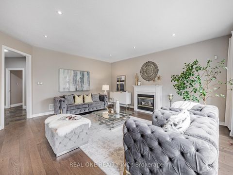 Photo 14 at 51 Hanson Crescent, Brooklin, Whitby