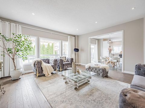 Photo 15 at 51 Hanson Crescent, Brooklin, Whitby