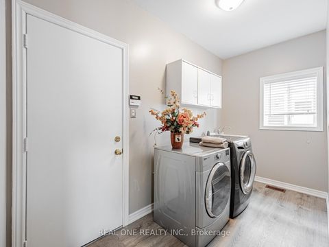 Photo 18 at 51 Hanson Crescent, Brooklin, Whitby