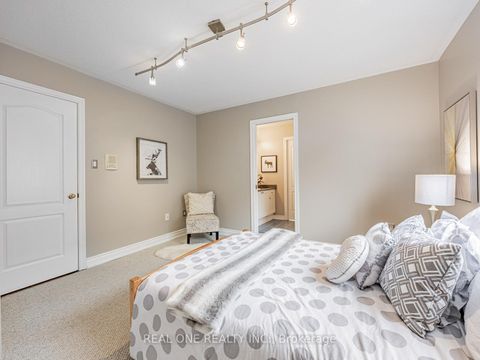 Photo 28 at 51 Hanson Crescent, Brooklin, Whitby