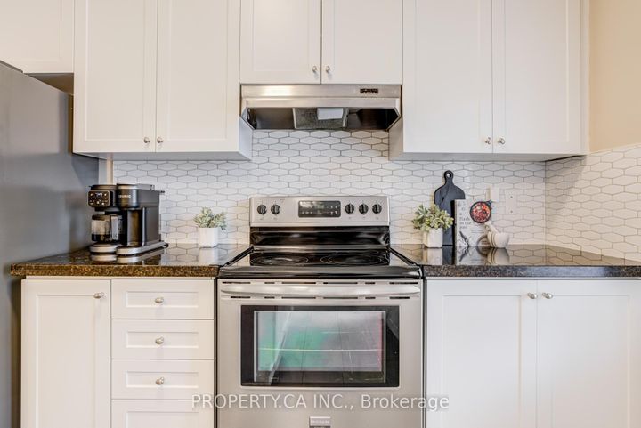 Photo 9 at 16 - 10060 Keele Street, Maple, Vaughan