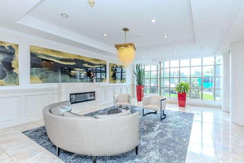 Photo 1 at 1005 - 7 Townsgate Drive, Yorkhill, Vaughan