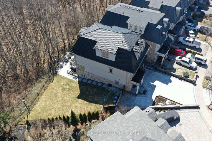 Photo 4 at 87 Haviland Circle, Wellington, Brampton