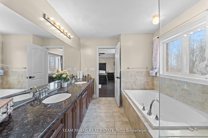 Photo 25 at 87 Haviland Circle, Wellington, Brampton