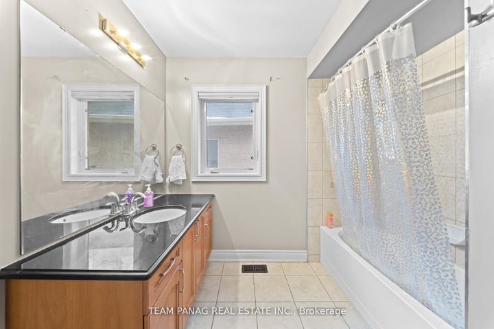 Photo 27 at 87 Haviland Circle, Wellington, Brampton