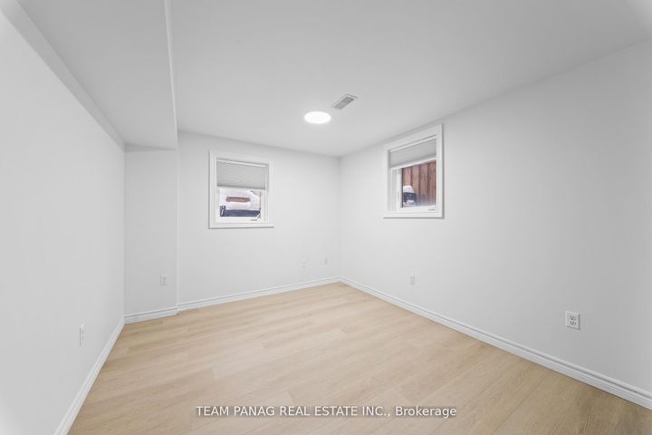 Photo 40 at 87 Haviland Circle, Wellington, Brampton