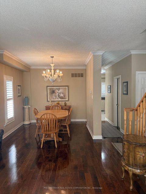 Photo 2 at 7 - 10719 Bathurst Street, Mill Pond, Richmond Hill