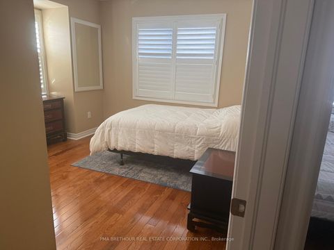 Photo 9 at 7 - 10719 Bathurst Street, Mill Pond, Richmond Hill