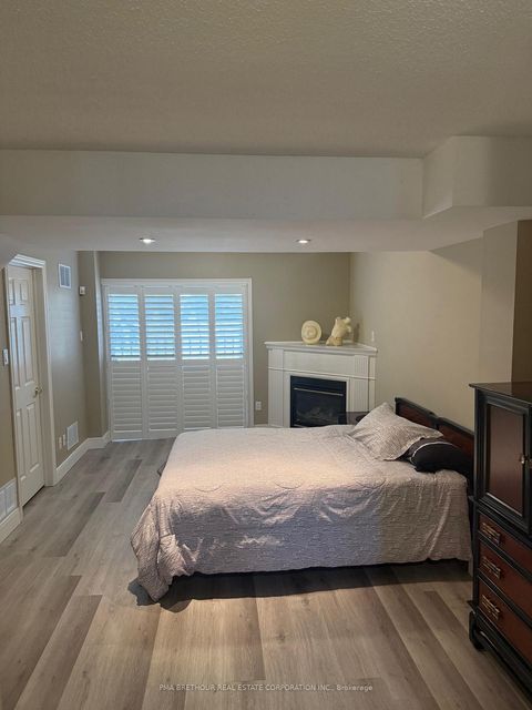 Photo 11 at 7 - 10719 Bathurst Street, Mill Pond, Richmond Hill