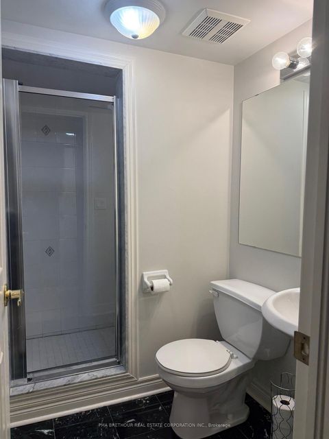 Photo 12 at 7 - 10719 Bathurst Street, Mill Pond, Richmond Hill