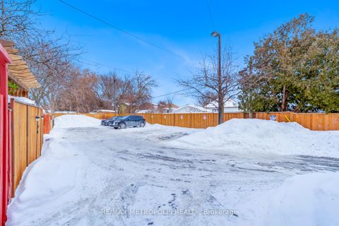 Photo 13 at 16B Gower Street, Parkview, Toronto