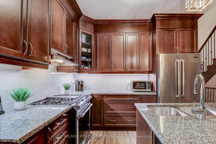 Photo 6 at 3 Alamode Road, Wellington, Brampton