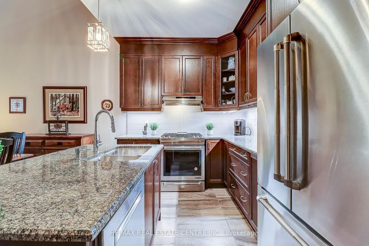 Photo 7 at 3 Alamode Road, Wellington, Brampton