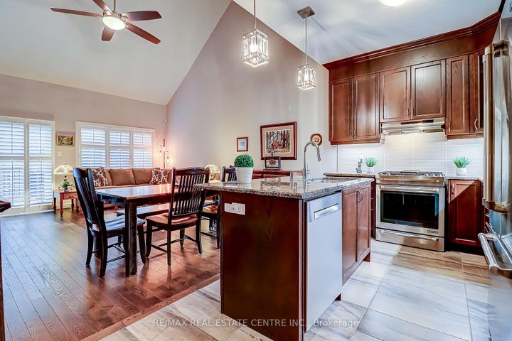 Photo 8 at 3 Alamode Road, Wellington, Brampton