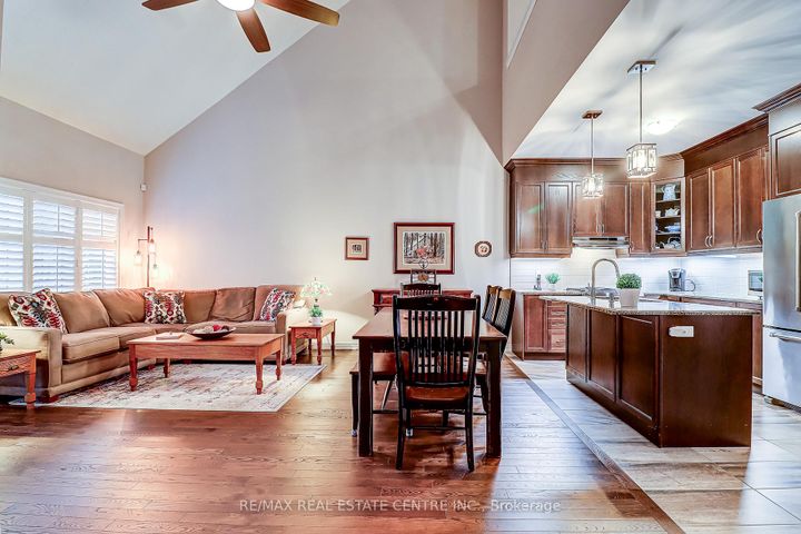 Photo 10 at 3 Alamode Road, Wellington, Brampton