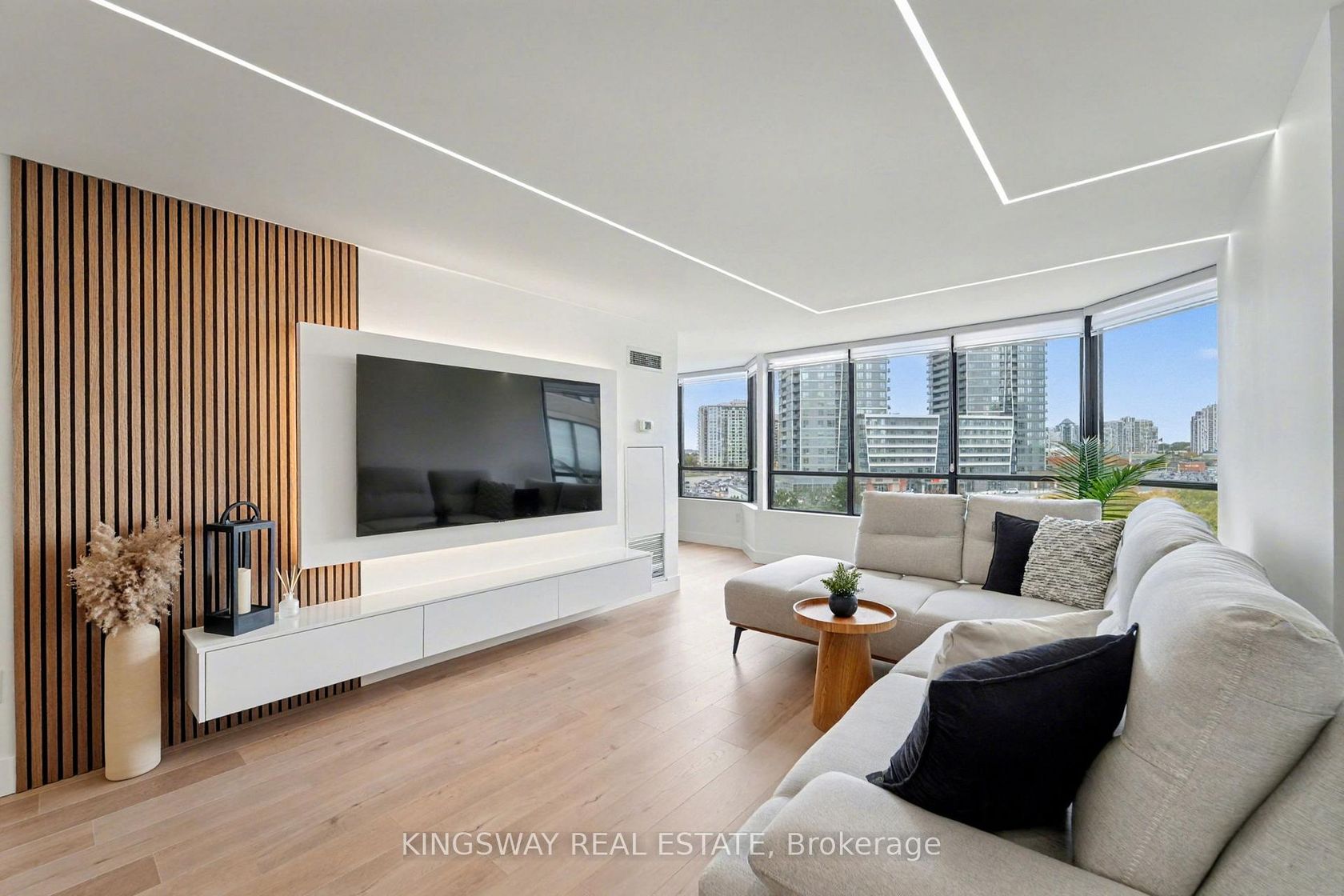 712 - 7420 Bathurst Street, Brownridge, Vaughan 