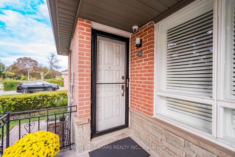 Photo 4 at 36 Midcroft Drive, Malvern West, Toronto