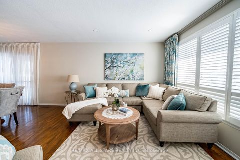 Photo 8 at 36 Midcroft Drive, Malvern West, Toronto