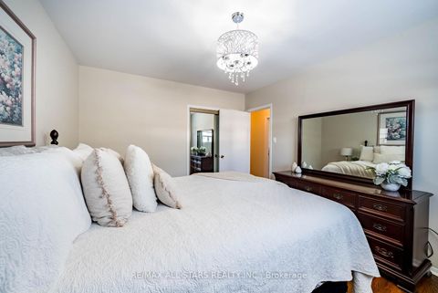 Photo 20 at 36 Midcroft Drive, Malvern West, Toronto