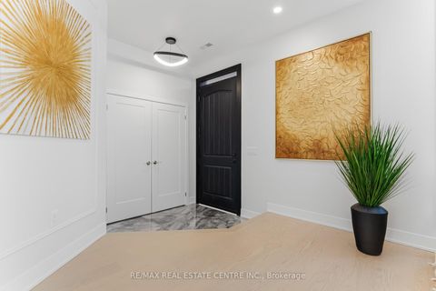 Photo 2 at 11 Bentley Drive, Queensway, Toronto