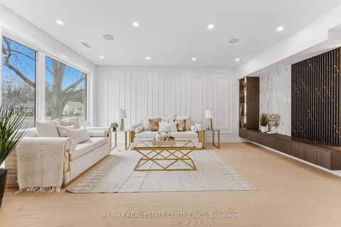 Photo 4 at 11 Bentley Drive, Queensway, Toronto