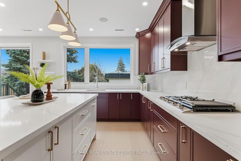 Photo 11 at 11 Bentley Drive, Queensway, Toronto