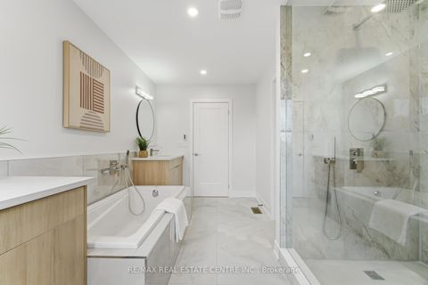 Photo 23 at 11 Bentley Drive, Queensway, Toronto