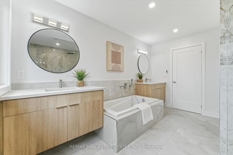 Photo 24 at 11 Bentley Drive, Queensway, Toronto