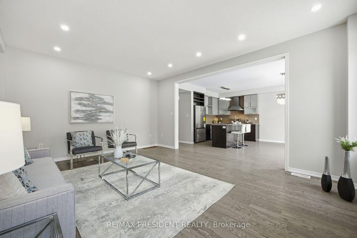 Photo 9 at 584 Remembrance Road, Northwest Brampton, Brampton