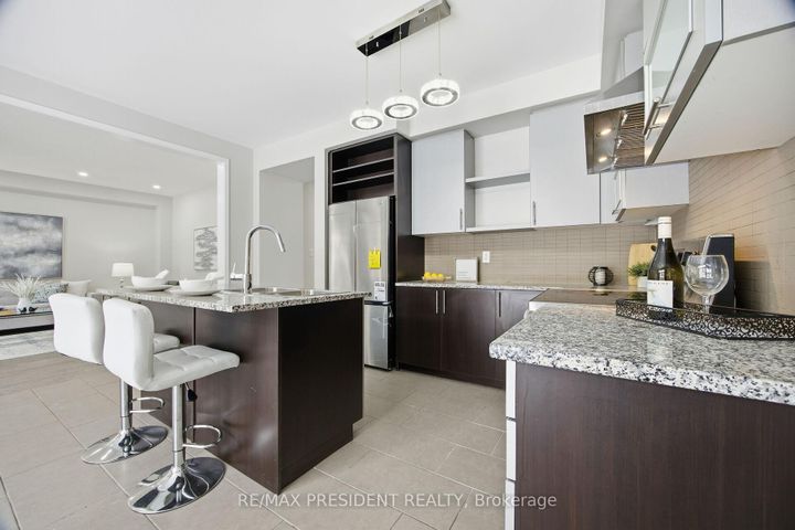 Photo 13 at 584 Remembrance Road, Northwest Brampton, Brampton