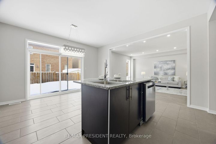 Photo 14 at 584 Remembrance Road, Northwest Brampton, Brampton