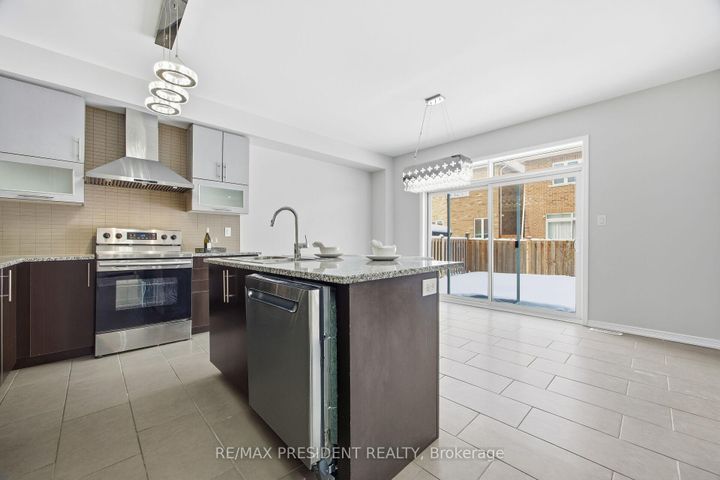 Photo 15 at 584 Remembrance Road, Northwest Brampton, Brampton