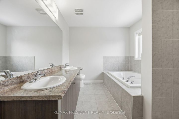 Photo 22 at 584 Remembrance Road, Northwest Brampton, Brampton