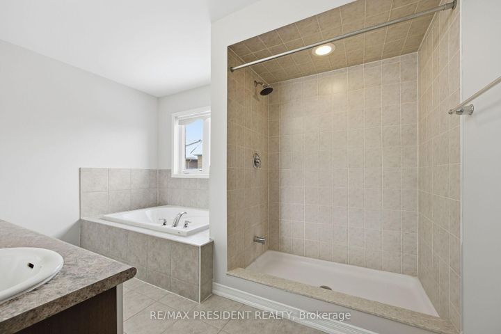 Photo 23 at 584 Remembrance Road, Northwest Brampton, Brampton