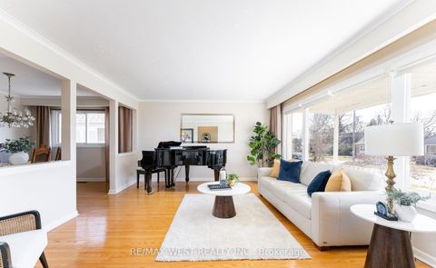 Photo 4 at 28 Braywin Drive N, The Westway, Toronto