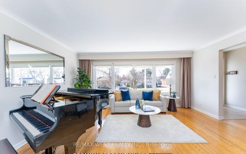 Photo 5 at 28 Braywin Drive N, The Westway, Toronto