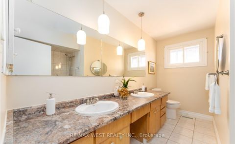 Photo 9 at 28 Braywin Drive N, The Westway, Toronto