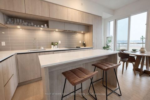 Photo 3 at 714 - 5 Steckley House Lane, Rural Richmond Hill, Richmond Hill