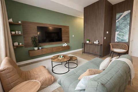 Photo 5 at 714 - 5 Steckley House Lane, Rural Richmond Hill, Richmond Hill