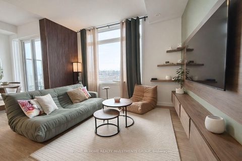 Photo 6 at 714 - 5 Steckley House Lane, Rural Richmond Hill, Richmond Hill